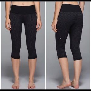 Lululemon In The Flow Crop Size 8
